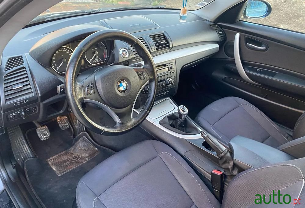 2007' BMW 118 D photo #5