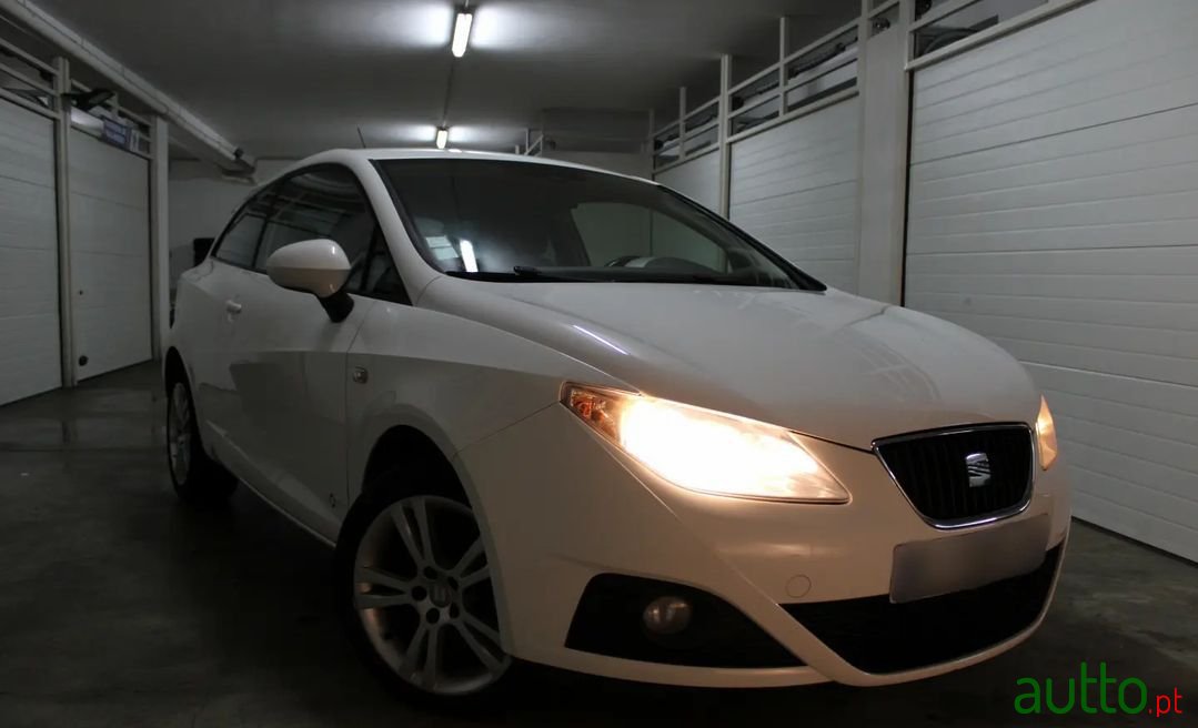 2012' SEAT Ibiza photo #3