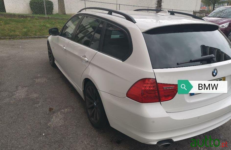 2009' BMW 320 D Touring Navigation photo #2