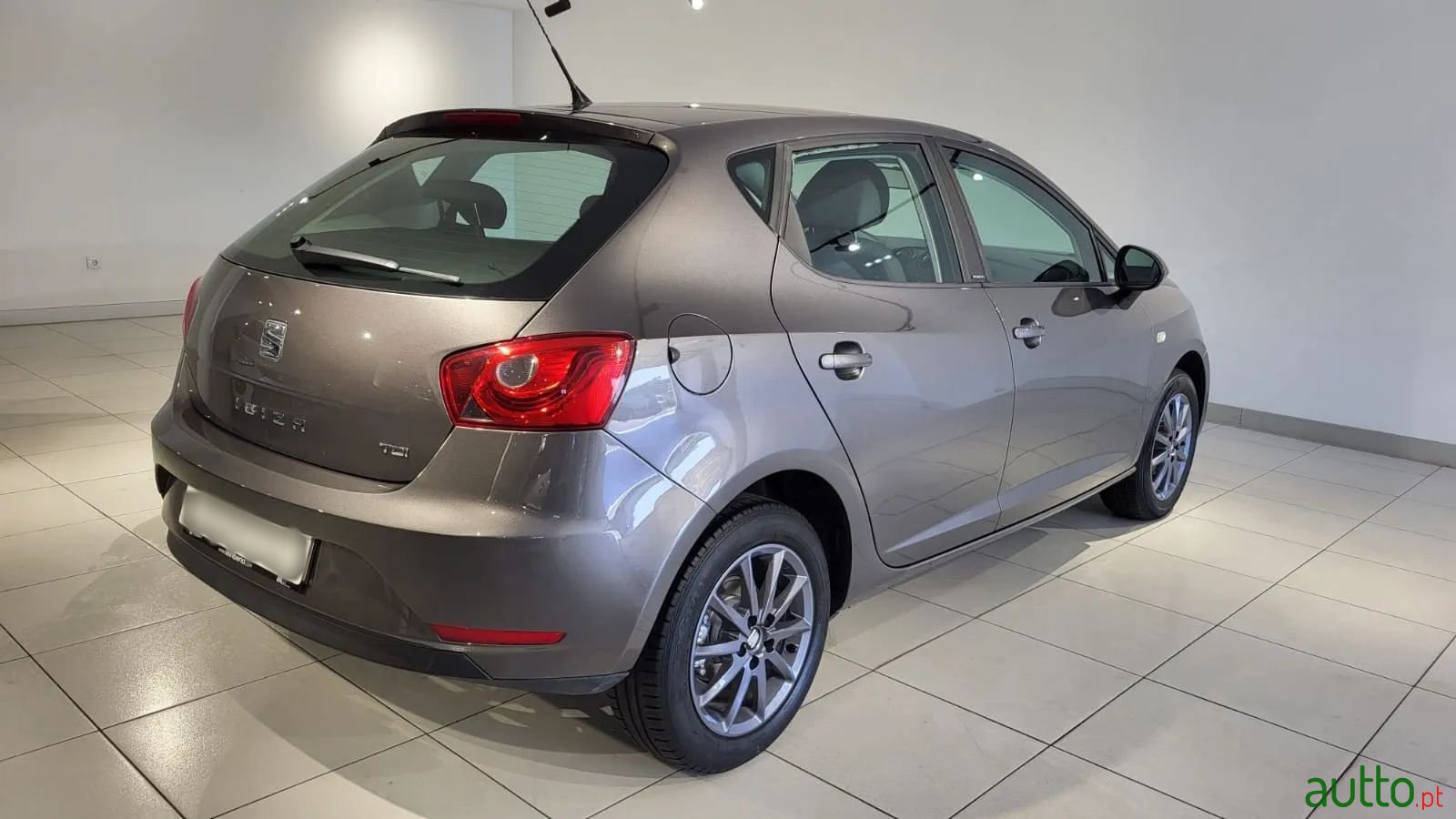 2015' SEAT Ibiza photo #5