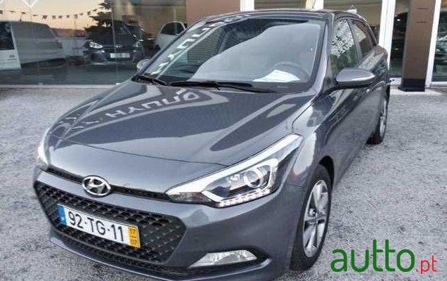 2017' Hyundai i20 1.2 Comfort photo #2