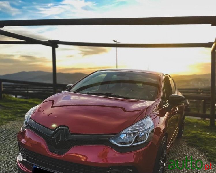 2014' Renault Clio 1.6 T Rs Edc photo #6