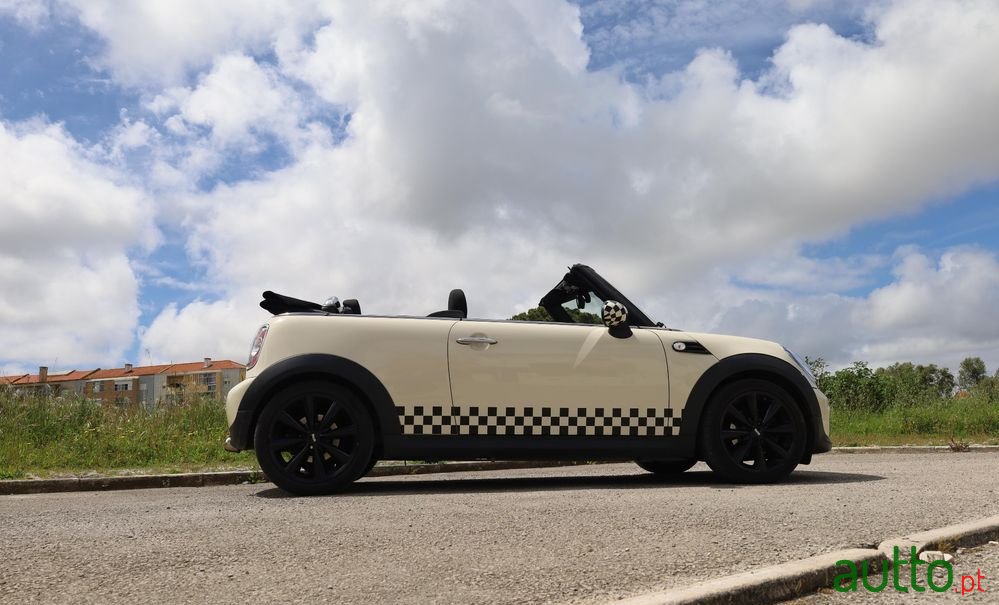 2011' MINI One D 3 Portas photo #6