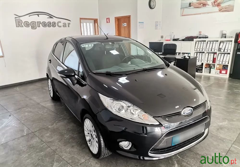 2011' Ford Fiesta photo #3