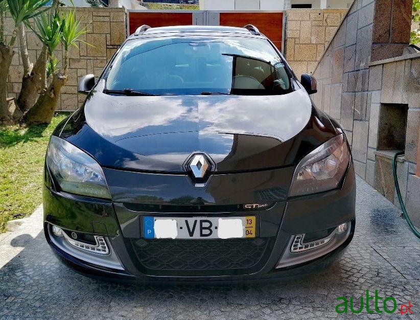 2013' Renault Megane Sport Tourer photo #3