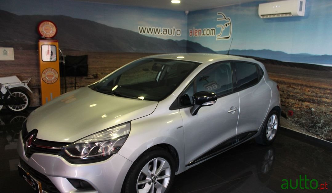 2017' Renault Clio photo #1