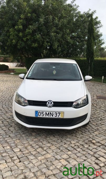 2011' Volkswagen Polo photo #2