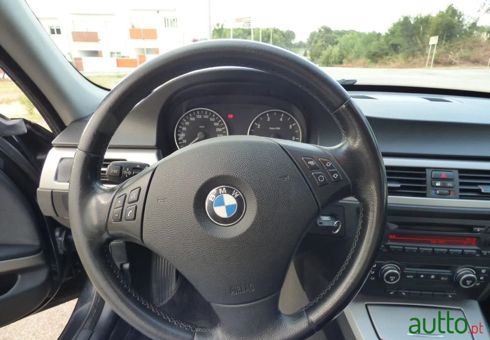 2007' BMW Série 3 I Touring photo #3