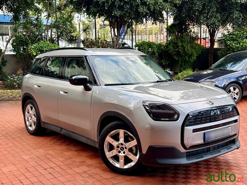 2024' MINI Countryman E Classic photo #2
