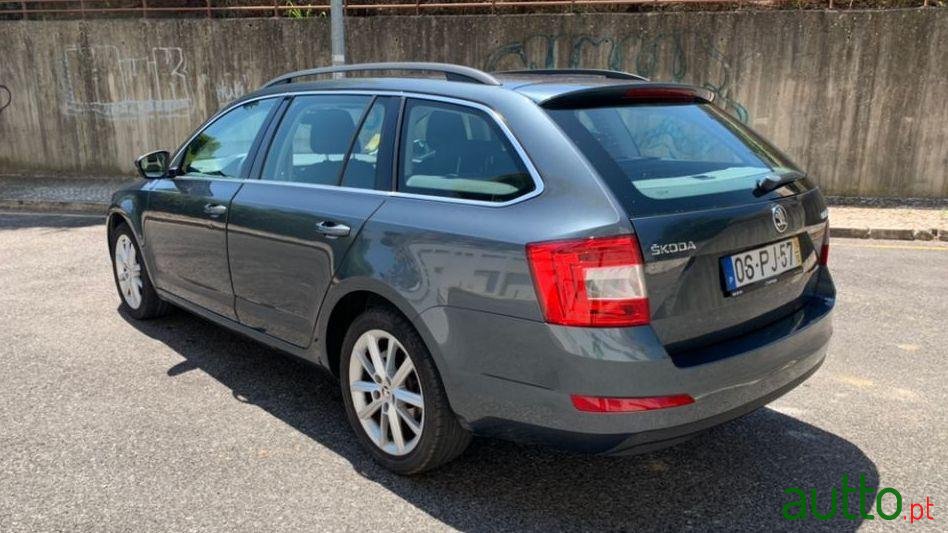 2014' Skoda Octavia Break photo #4