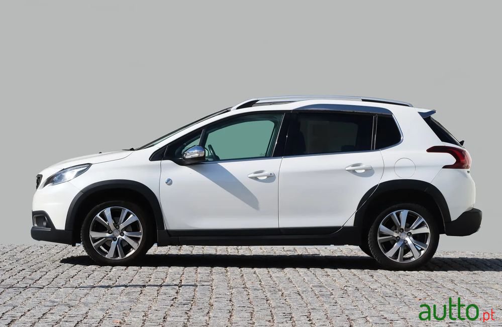 2017' Peugeot 2008 photo #5