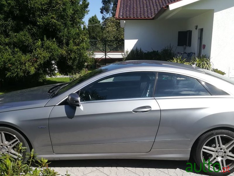 2010' Mercedes-Benz E-350 photo #3