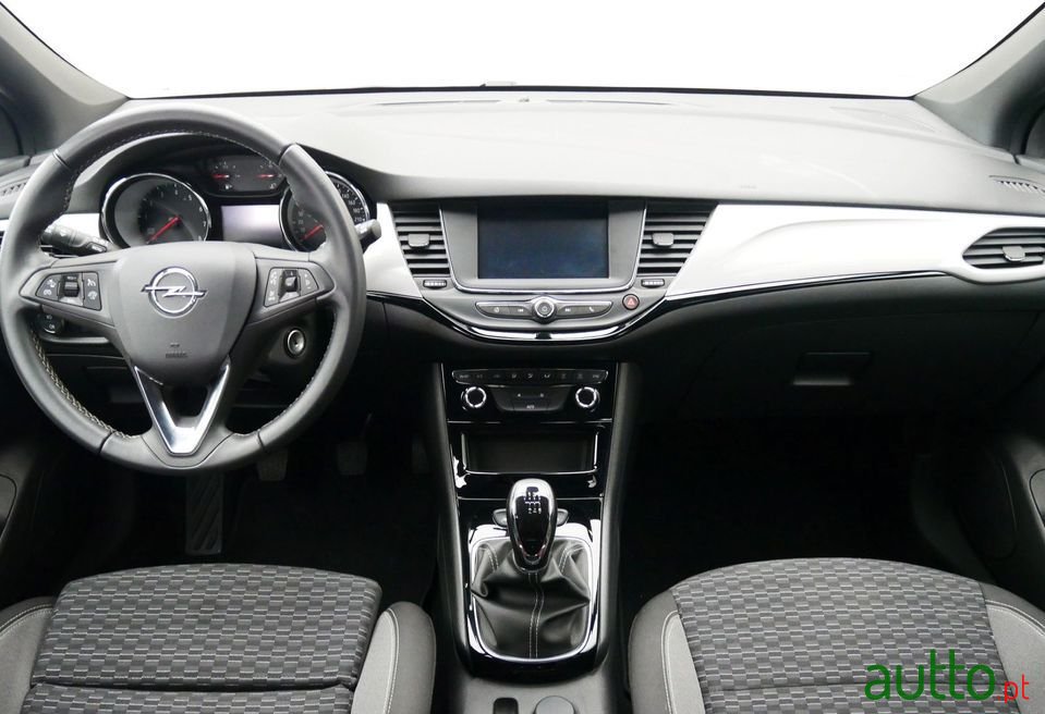 2021' Opel Astra photo #6