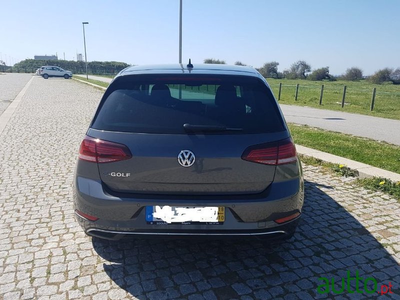2018' Volkswagen E-Golf photo #6