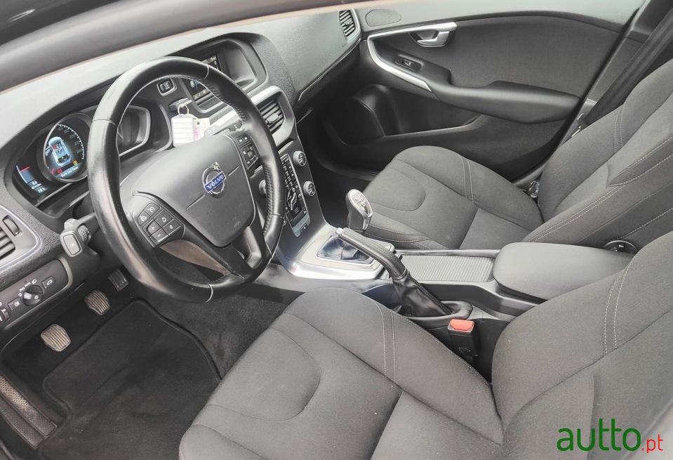 2014' Volvo V40 photo #4