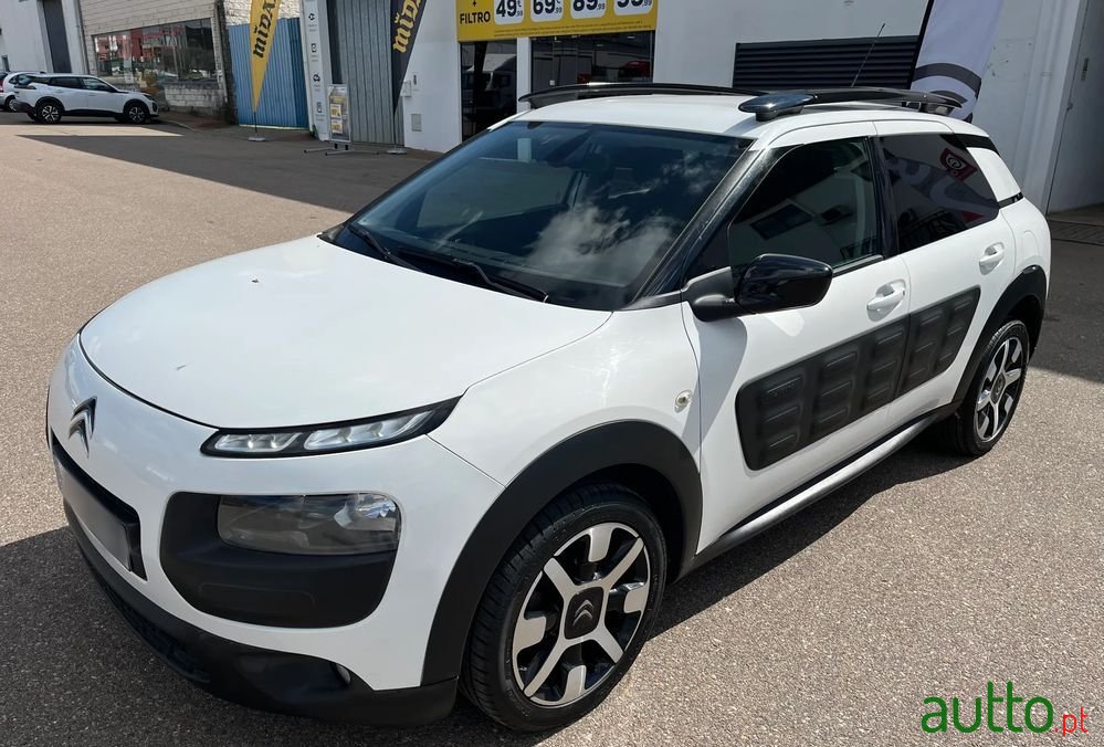 2017' Citroen C4 Cactus 1.6 Bluehdi Shine photo #1
