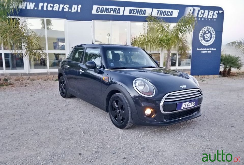 2015' MINI Cooper photo #1