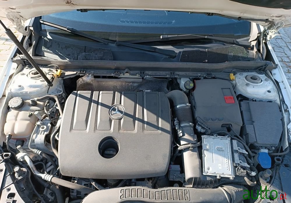 2018' Mercedes-Benz A 180 photo #5