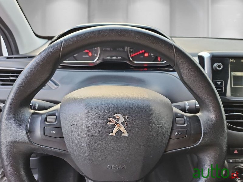 2014' Peugeot 208 1.4 Hdi Active photo #6