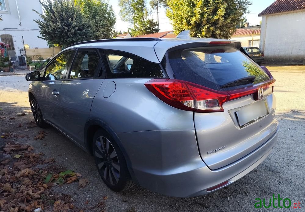 2016' Honda Civic Tourer photo #3