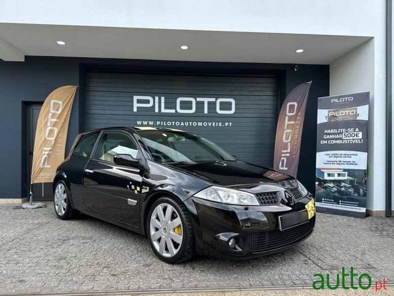 2004' Renault Megane 2.0 T 16V Sport photo #1