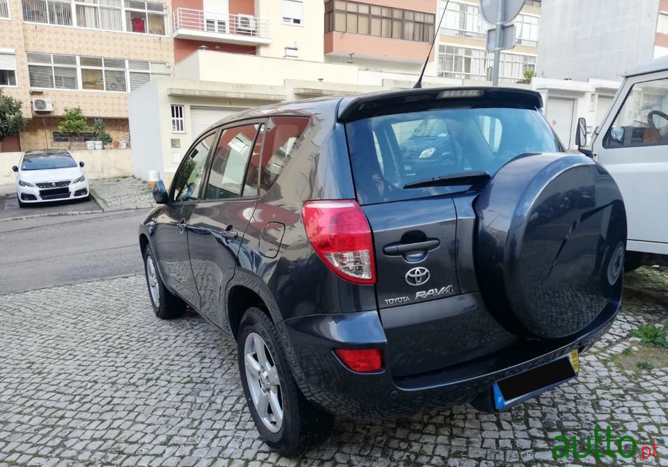 2006' Toyota RAV4 photo #4