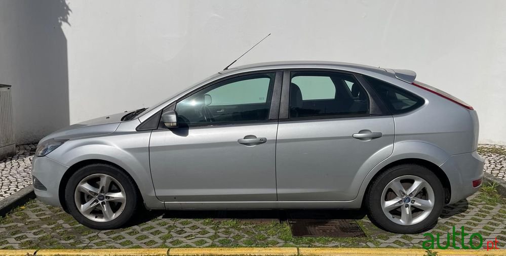 2010' Ford Focus photo #3