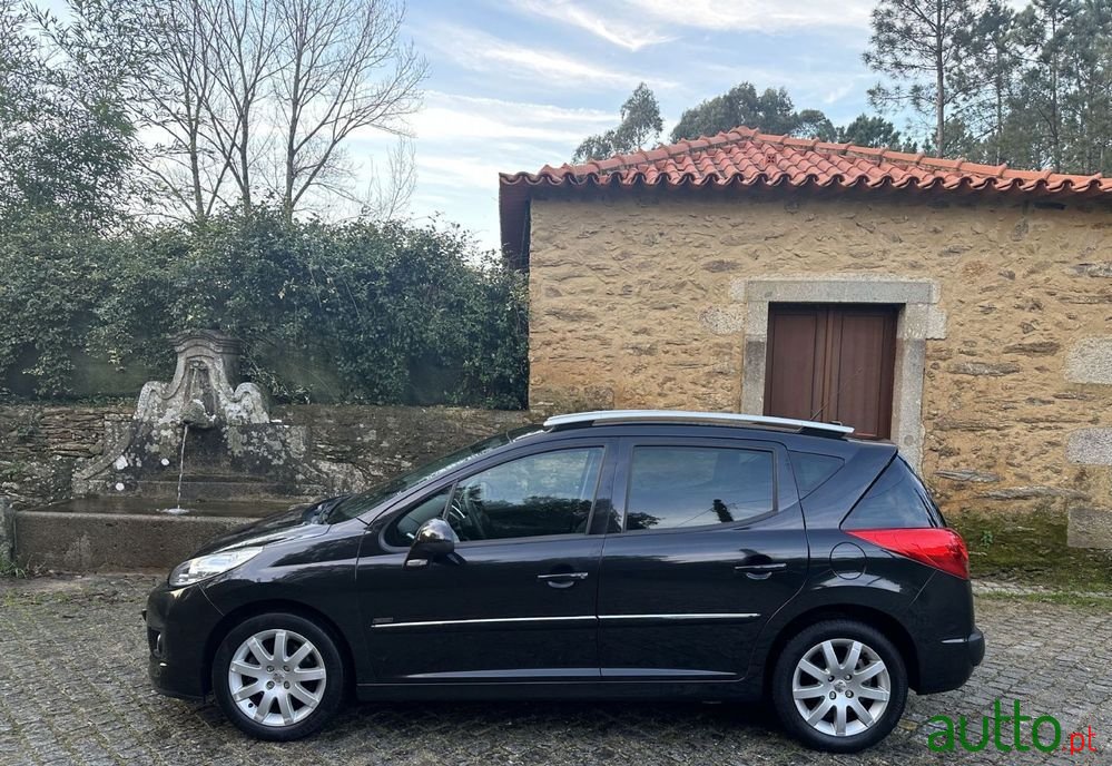 2011' Peugeot 207 Sw photo #3