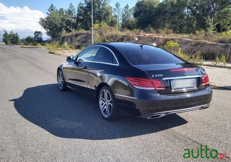 2014' Mercedes-Benz Classe E photo #3