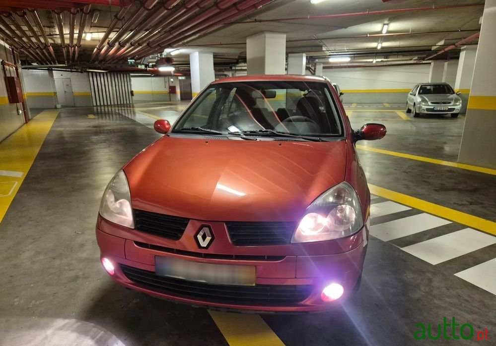 2005' Renault Clio photo #5