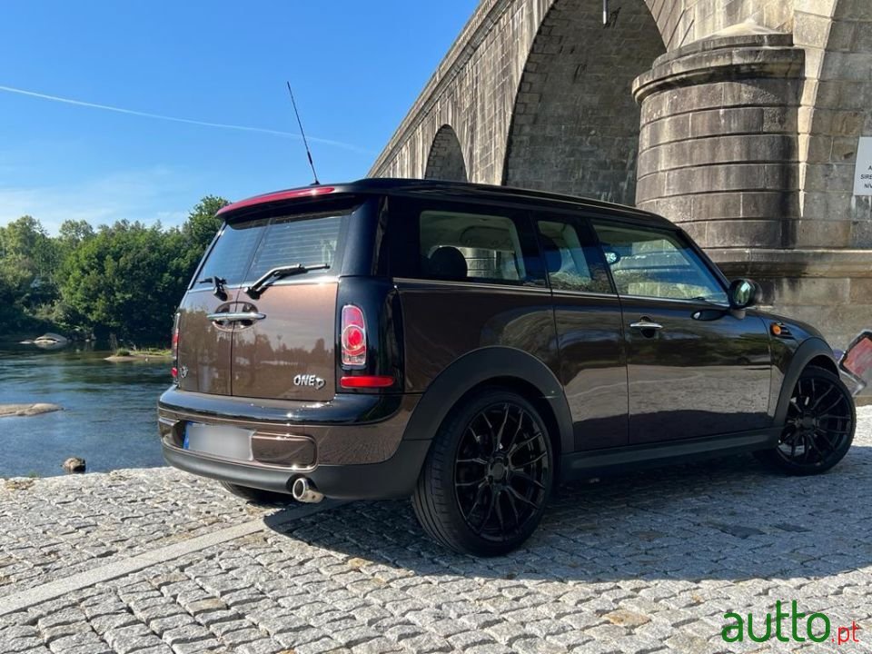 2011' MINI Clubman photo #1