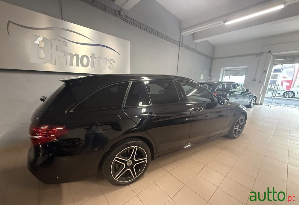 2020' Mercedes-Benz Classe C photo #6