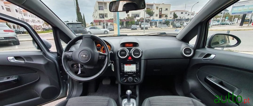 2014' Opel Corsa photo #1