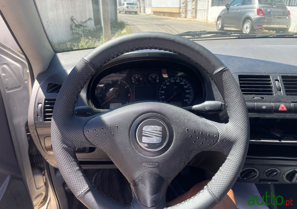 2001' SEAT Ibiza 1.0 Passion photo #6