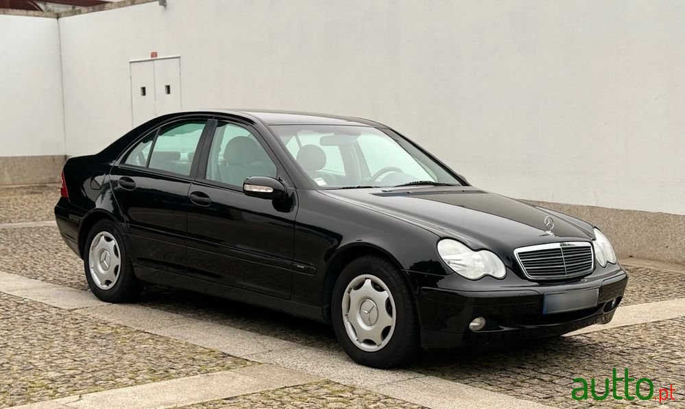2001' Mercedes-Benz C 200 Classic photo #3