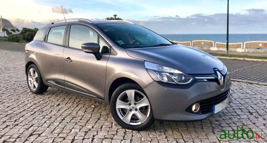 2015' Renault Clio Sport Tourer photo #3