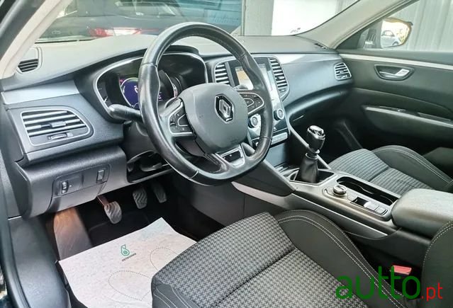 2016' Renault Talisman Sport Tourer photo #6