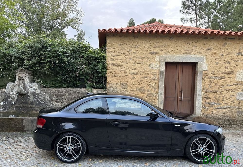 2011' BMW 120 photo #5