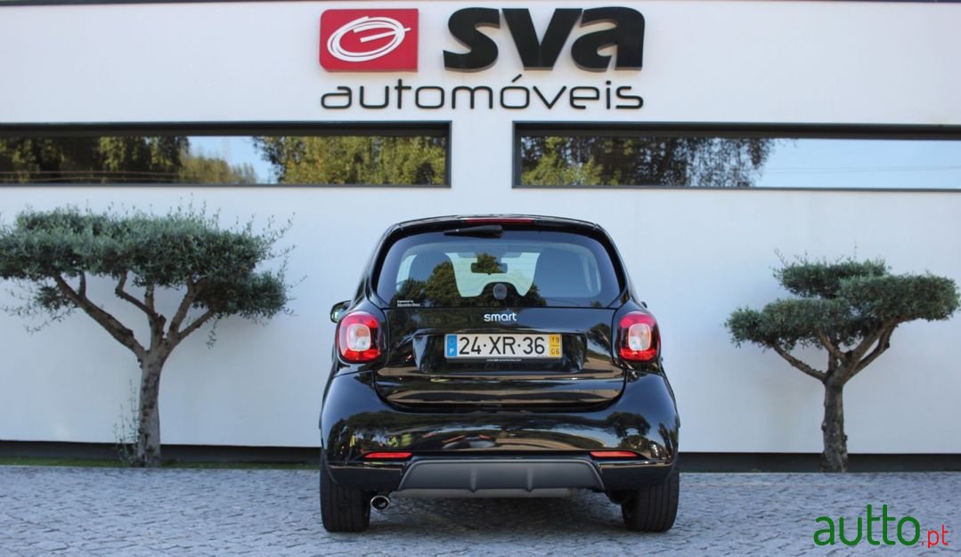 2019' Smart Fortwo photo #5