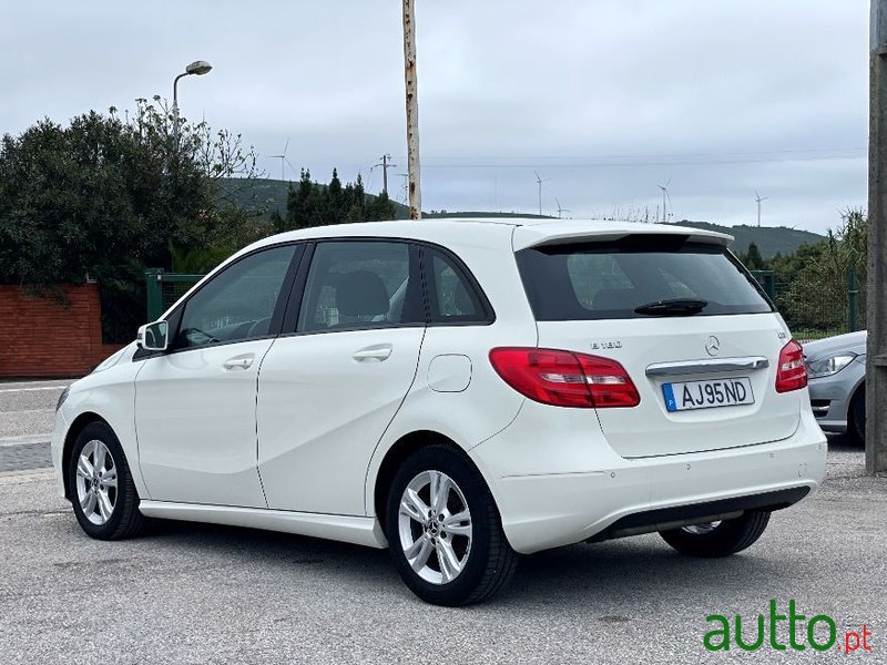 2014' Mercedes-Benz B-180 photo #5