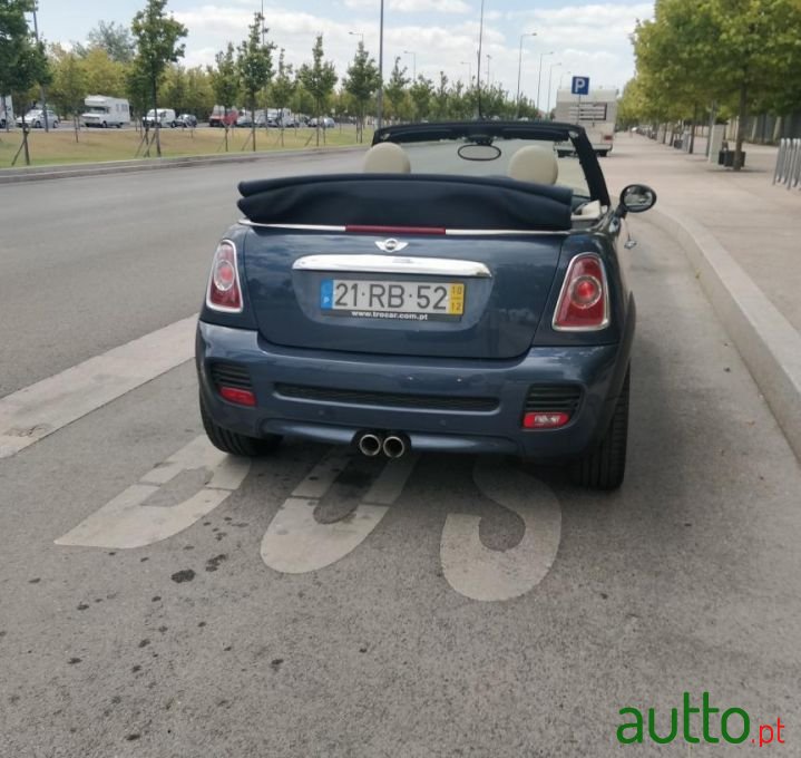 2010' MINI Cabrio photo #4