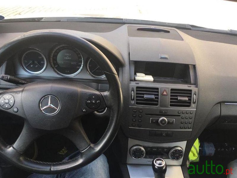 2010' Mercedes-Benz 220 Cdi Avangard photo #3
