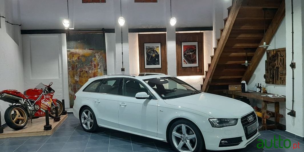 2015' Audi A4 Avant photo #1