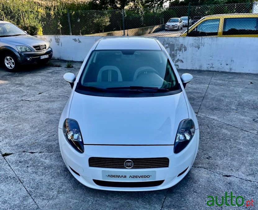 2009' Fiat Grande Punto photo #4