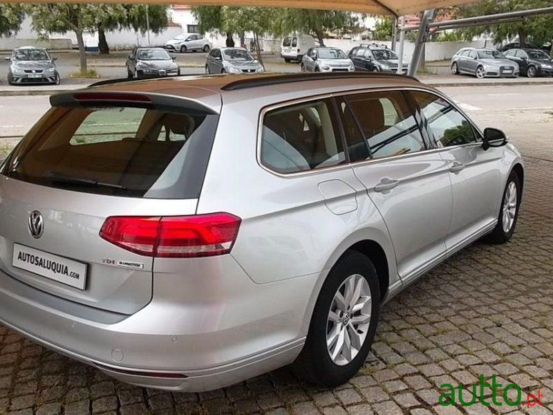 2015' Volkswagen Passat Variant photo #3