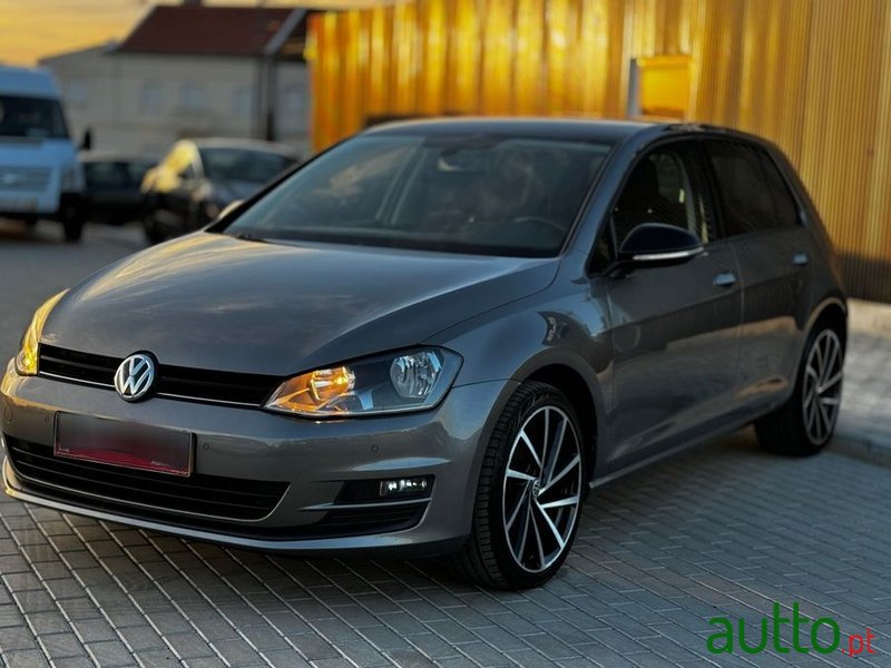 2015' Volkswagen Golf photo #2