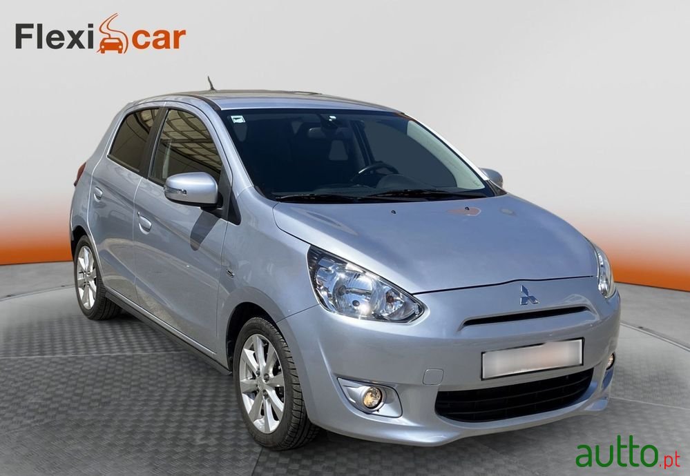 2016' Mitsubishi Space Star photo #1