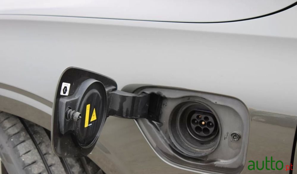 2022' Volvo V60 photo #2