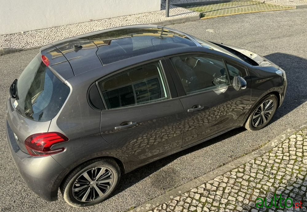 2018' Peugeot 208 photo #3