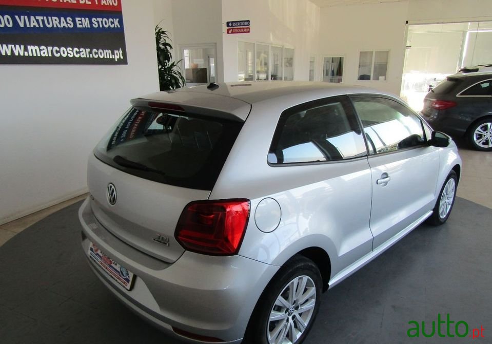 2014' Volkswagen Polo photo #6